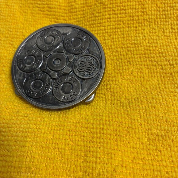 VTG 1980 Smith & Wesson .357 Magnum Revolver Cylinder Collectible Belt Buckle - Picture 3 of 7